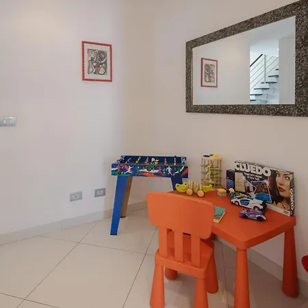 Your Family House In Florence